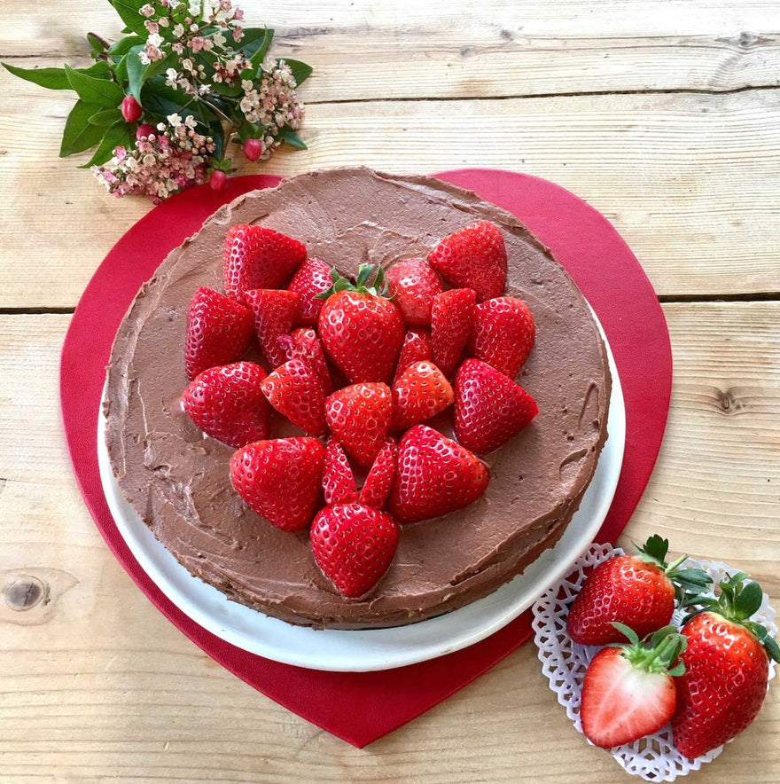 https://www.robinsandsons.co.uk/cdn/shop/articles/Strawberry_Chocolate_cheesecake_recipe_blog_post-461365_880x.jpg?v=1697124211